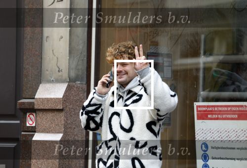 Amsterdam 6 november 2024
Soy Kroon bellend op straat in het centrum van Amsterdam.