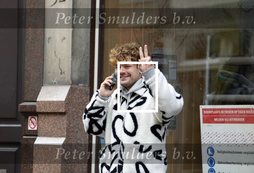 Amsterdam 6 november 2024
Soy Kroon bellend op straat in het centrum van Amsterdam.