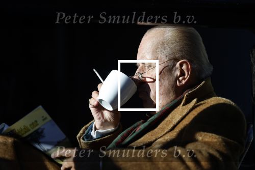 Amsterdam 3 november 2024
Theo Hiddema in het zonnetje voor zijn huis genietend van het najaarszonnetje.