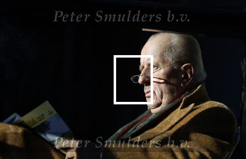 Amsterdam 3 november 2024
Theo Hiddema in het zonnetje voor zijn huis genietend van het najaarszonnetje.