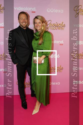 Amsterdam 22 oktober 2024
Premiere Gooische vrouwen in het DeLaMar theater. Tim Klijn met zijn vrouw