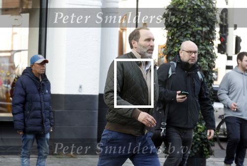 Amsterdam 11 november 2024
Tjalling ten cate met een man op straat in Amsterdam zuid