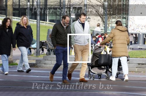 Amsterdam 11 november 2024
Tjalling ten cate met een man op straat in Amsterdam zuid