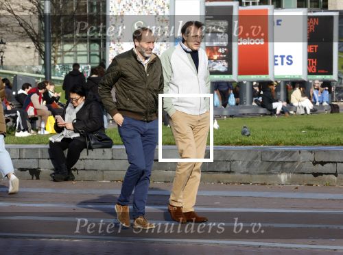 Amsterdam 11 november 2024
Tjalling ten cate met een man op straat in Amsterdam zuid