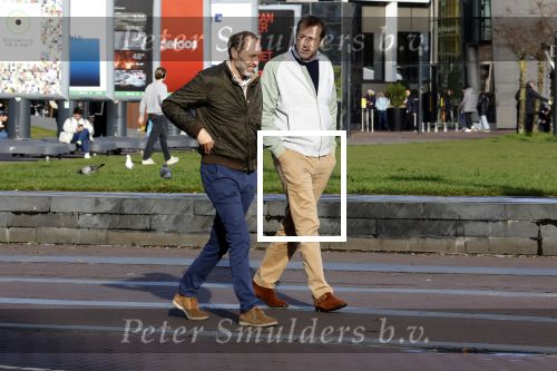 Amsterdam 11 november 2024
Tjalling ten cate met een man op straat in Amsterdam zuid
