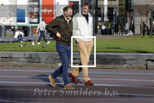 Amsterdam 11 november 2024
Tjalling ten cate met een man op straat in Amsterdam zuid