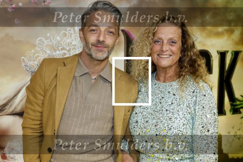 Amsterdam 3 december 2024
Premiere Wicked in Tuschinski. Tommie Christiaan met moeder