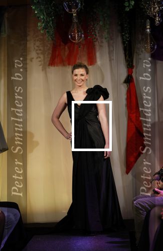 Amsterdam 2 december 2024
Addy v d Krommenacker heeft kleding ontworpen voor terre des Hommes .
oa Carolien ter Linden Jet de Nijs Justine Marcella Dwight v d Vijver Duco Bauwens Marianne Timmer en Laurien Verstraten liepen mee met de show. Welmoed Sijtsma