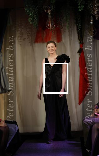 Amsterdam 2 december 2024
Addy v d Krommenacker heeft kleding ontworpen voor terre des Hommes .
oa Carolien ter Linden Jet de Nijs Justine Marcella Dwight v d Vijver Duco Bauwens Marianne Timmer en Laurien Verstraten liepen mee met de show. Welmoed Sijtsma