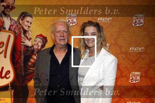 Amstelveen 176 november 2025
Premiere Hotel vol liefde in de schouwburg van Amstelveen . Albert Diks met verloofde Joyce