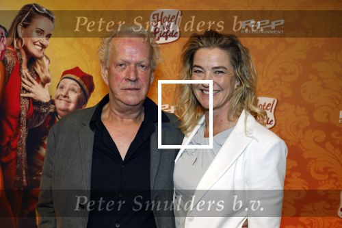Amstelveen 176 november 2025
Premiere Hotel vol liefde in de schouwburg van Amstelveen . Albert Diks met verloofde Joyce