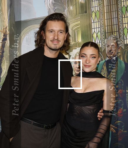 Amsterdam 18 november 2025
Premiere Wicked in het deLaMar theater . Amy Vol poseert met haar partner Clemens Helwig