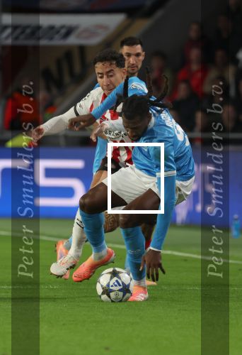 Eindhoven, 21 Oktober 2025
CL Wedstrijd PSV-Napolie, eindstand 6-2
Anass Salah-Eddine in duel met Frank Anguissa