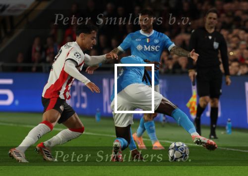 Eindhoven, 21 Oktober 2025
CL Wedstrijd PSV-Napolie, eindstand 6-2
Anass Salah-Eddine in duel met Frank Anguissa