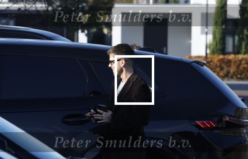 Wilnis 9 november 2025
Andre Hazes en zijn vriendin Noa Braaf vertrekken vanaf hun huis .