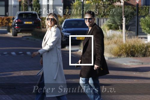 Wilnis 9 november 2025
Andre Hazes en zijn vriendin Noa Braaf vertrekken vanaf hun huis .