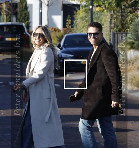 Wilnis 9 november 2025
Andre Hazes en zijn vriendin Noa Braaf vertrekken vanaf hun huis .