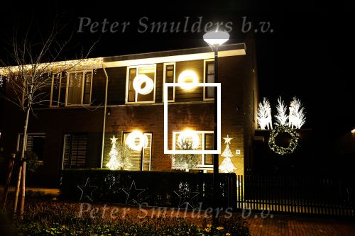 Wilnis 9 november 2025
Het huis van Andre Hazes en Noa Braaf is al helemaal versierd met kerstverlichting .