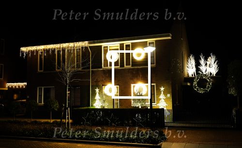Wilnis 9 november 2025
Het huis van Andre Hazes en Noa Braaf is al helemaal versierd met kerstverlichting .