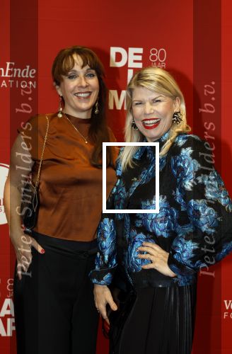 Amsterdam 30 november 2025
80 jaar het DeLaMar theater . Annick Boer poseert met Anne-Marie Jung