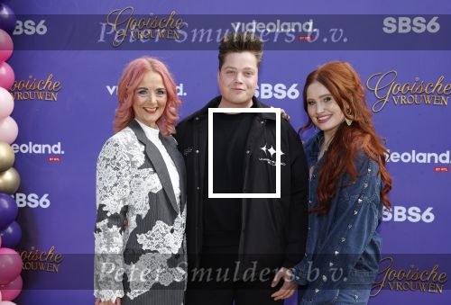 Blaricum 17 oktober 2025
Perspresentatie eerste aflevering Gooische vrouwen met oa aanwezig Linda de Mol Susan Visser Liews Visschedijk Teunie de Brouwer Tommy v Lent Robert de Hoog en Eefje Kuijtzer . Aron Korff