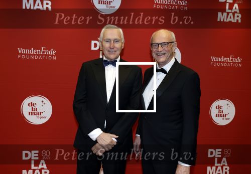 Amsterdam 30 november 2025
80 jaar het DeLaMar theater . Arthur Japin poseert met partner Lex Jansen
