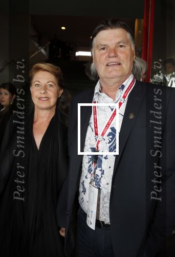 Amsterdam 3 juli 2013
Sjaak Swart 75 jaar . Hij viert dat met een wedstrijd met oud ajax spelers in het Olympisch stadion. Barry Hulshof met vrouw en Frank Rijkaard
Peter Smulders bv