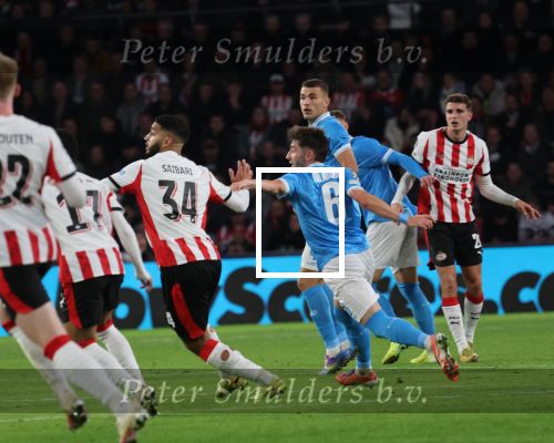 Eindhoven, 21 Oktober 2025
CL Wedstrijd PSV-Napolie, eindstand 6-2
Billy Gilmour in duel met Ismael Saibari