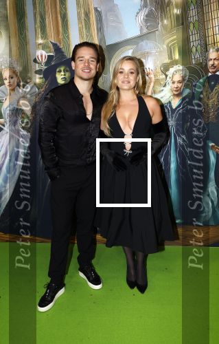 Amsterdam 18 november 2025
Premiere Wicked in het deLaMar theater . carola Kirschbaum met partner Koen Weiland