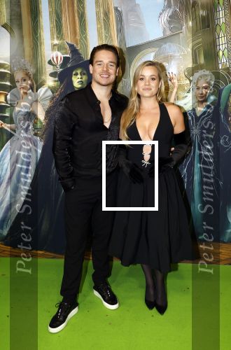 Amsterdam 18 november 2025
Premiere Wicked in het deLaMar theater . carola Kirschbaum met partner Koen Weiland