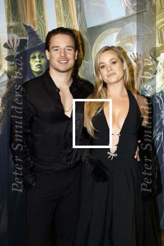 Amsterdam 18 november 2025
Premiere Wicked in het deLaMar theater . carola Kirschbaum met partner Koen Weiland