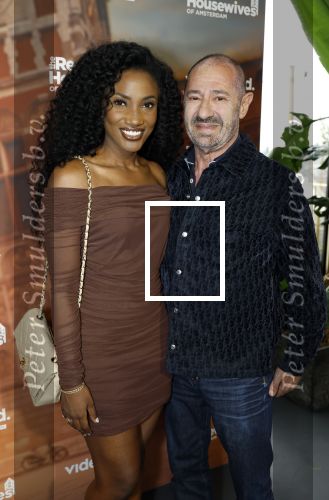 Amsterdam 11 november 2025
Presentatie real housewives of Amsterdam in het W hotel.
Aanwezig Niama Amhali Renee Vervoorn Cherry Ann Person Lilian Dziedzic Kimmylien Nguyen Djamila Celina en Elvira Penthesilea. Cherry Ann Person met partner Roland Kahn