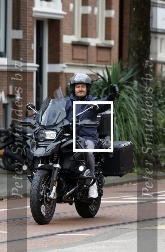 Amsterdam 16 oktober 2025
Dave Roelvink op zijn BMW Motor in Amsterdam zuid.