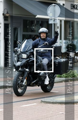 Amsterdam 16 oktober 2025
Dave Roelvink op zijn BMW Motor in Amsterdam zuid.