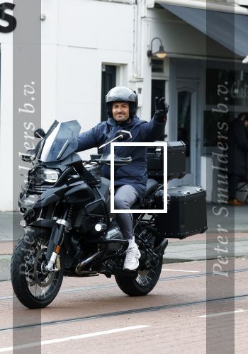 Amsterdam 16 oktober 2025
Dave Roelvink op zijn BMW Motor in Amsterdam zuid.