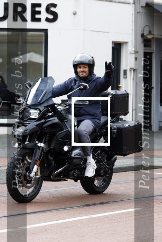 Amsterdam 16 oktober 2025
Dave Roelvink op zijn BMW Motor in Amsterdam zuid.