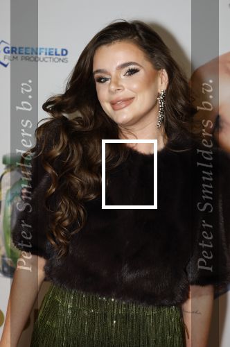 Amsterdam 4 november 2025
Premiere Augurk aan zee in Tuschinski met de cast die bestaat uit oa Monic Hendrickx Martin v Waardenberg Olga Zuiderhoek Jelka v Houten Frank Lammers Peter v d Begin en Tibor Lukacs. Robert v Hemert heeft de titelsong geschreven . Dianne v d Eng
