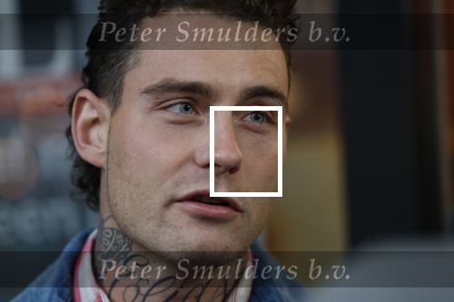 Hilversum 19 november 2025
Boekpresentatie boek Douwe Bob . Hij krijgt het eerste exeplaar uit handen van Arie Boomsma .