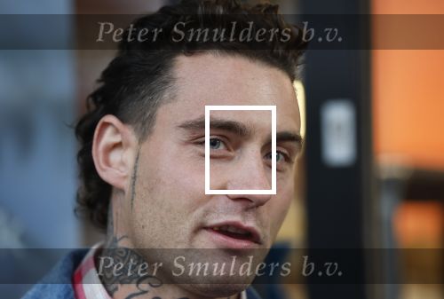 Hilversum 19 november 2025
Boekpresentatie boek Douwe Bob . Hij krijgt het eerste exeplaar uit handen van Arie Boomsma .