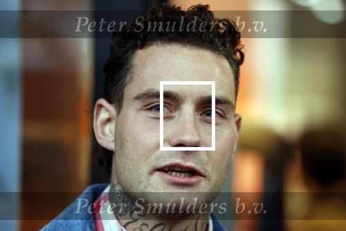 Hilversum 19 november 2025
Boekpresentatie boek Douwe Bob . Hij krijgt het eerste exeplaar uit handen van Arie Boomsma .