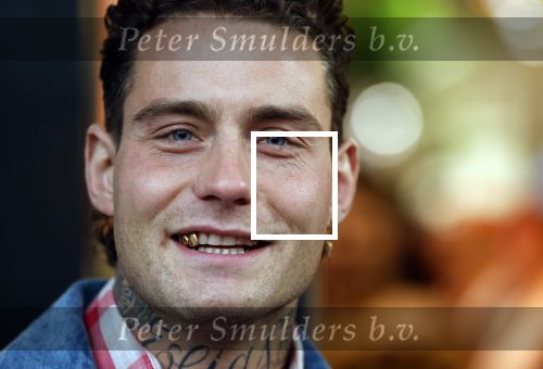 Hilversum 19 november 2025
Boekpresentatie boek Douwe Bob . Hij krijgt het eerste exeplaar uit handen van Arie Boomsma .