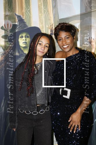 Amsterdam 18 november 2025
Premiere Wicked in het deLaMar theater . Edsilia Rombley met dochter