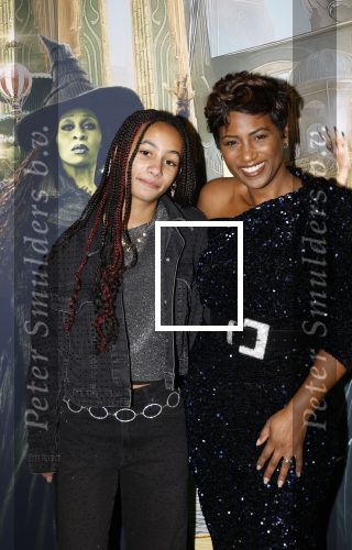 Amsterdam 18 november 2025
Premiere Wicked in het deLaMar theater . Edsilia Rombley met dochter