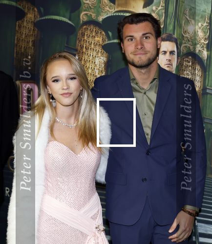 Amsterdam 18 november 2025
Premiere Wicked in het deLaMar theater . Emma Kok kwam met zijn nieuwe vriendin
