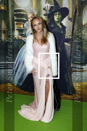 Amsterdam 18 november 2025
Premiere Wicked in het deLaMar theater . Emma Kok kwam met zijn nieuwe vriendin