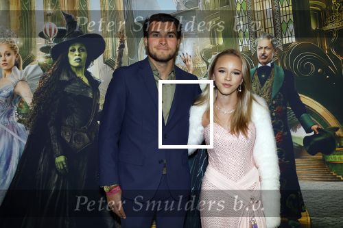 Amsterdam 18 november 2025
Premiere Wicked in het deLaMar theater . Emma Kok kwam met zijn nieuwe vriendin
