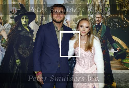 Amsterdam 18 november 2025
Premiere Wicked in het deLaMar theater . Emma Kok kwam met zijn nieuwe vriendin