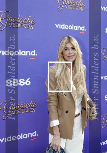 Blaricum 17 oktober 2025
Perspresentatie eerste aflevering Gooische vrouwen met oa aanwezig Linda de Mol Susan Visser Liews Visschedijk Teunie de Brouwer Tommy v Lent Robert de Hoog en Eefje Kuijtzer . Estelle Cruijff