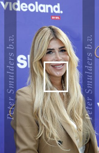 Blaricum 17 oktober 2025
Perspresentatie eerste aflevering Gooische vrouwen met oa aanwezig Linda de Mol Susan Visser Liews Visschedijk Teunie de Brouwer Tommy v Lent Robert de Hoog en Eefje Kuijtzer . Estelle Cruijff