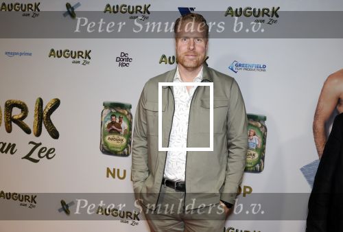 Amsterdam 4 november 2025
Premiere Augurk aan zee in Tuschinski met de cast die bestaat uit oa Monic Hendrickx Martin v Waardenberg Olga Zuiderhoek Jelka v Houten Frank Lammers Peter v d Begin en Tibor Lukacs. Robert v Hemert heeft de titelsong geschreven . Ferdi Stofmeel